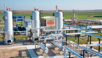 Natural gas processing plant